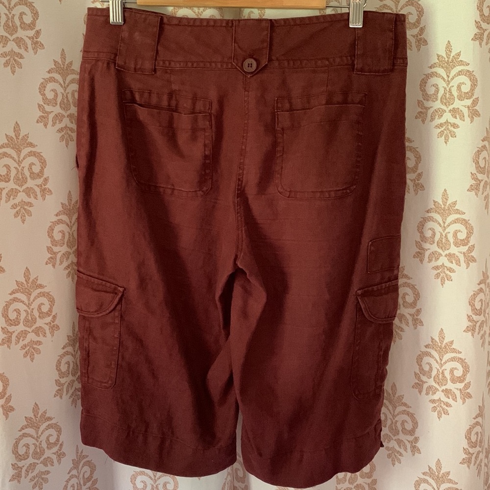 CAbi maroon 100% Linen cargo wide leg Bermuda shorts #575 size 8 - Picture 3 of 11